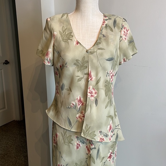 POSITIVE ATTITUDE FLORAL DRESS - Picture 2 of 10